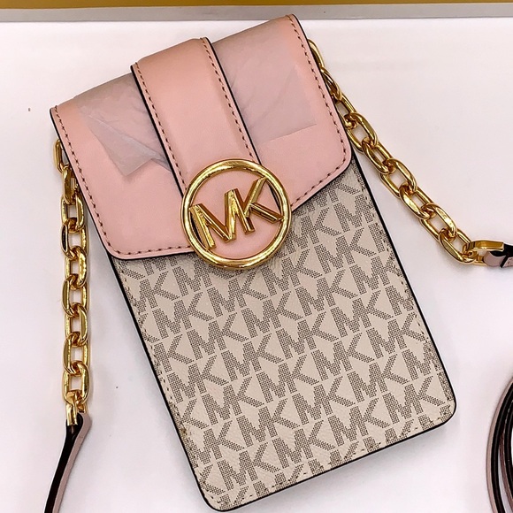 NWT Michael Kors Carmen Small NS Logo
Smartphone Crossbody VANILLA/PINK COLOR - Picture 7 of 15